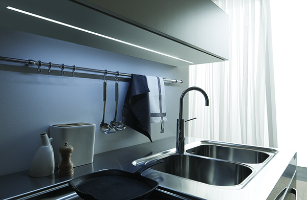 LED LUCE encastrado recto bajo mueble. Iluminación LED para cocina y muebles Iluminación LED para cocina y muebles. LUCE LED encastrado recto