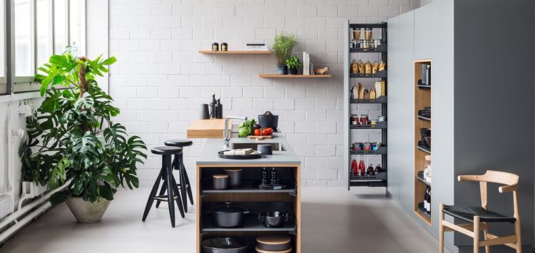 PEKA, herrajes y accesorios para la cocina y el hogar.